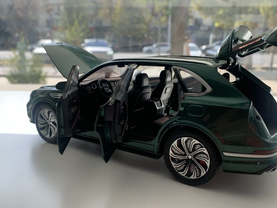 Modelka Bentley Bentyaga