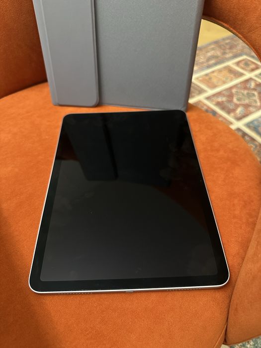 Продам Айпад Айр 2024