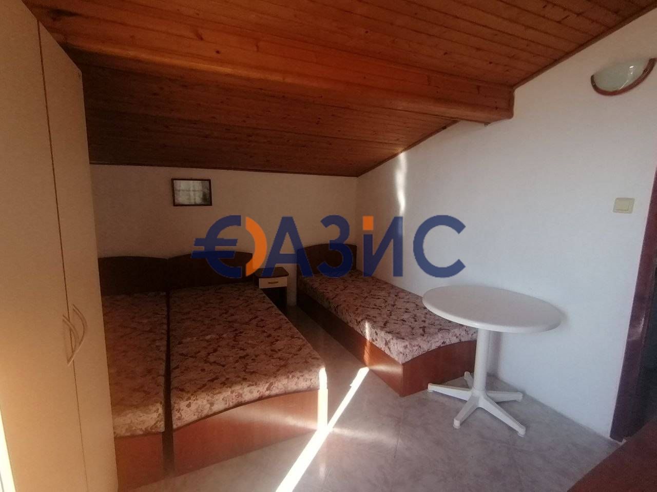 Спешна продажба-499 евро / кв. м.!Къща 6-етажна 800 кв. м. с изглед
