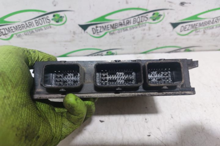 Calculator Motor ECU 8200513113 Dacia Logan prima generatie