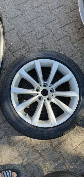 Jante originale bmw 18” styling 642 cu anvelope Pirelli

Pentru urmato
