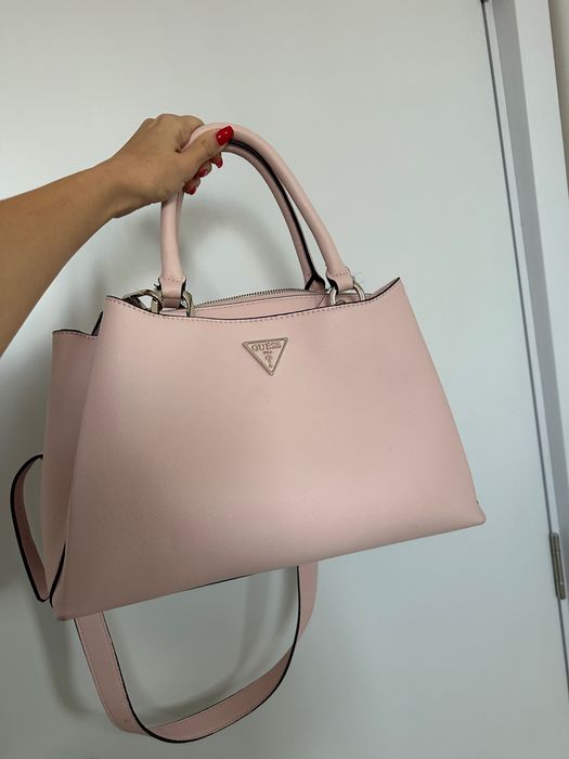 Дамска чанта Guess