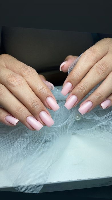 Laura Nail Artist
