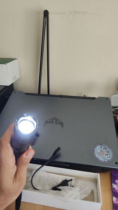 Lanterna 3 in 1, led, laser, electroșoc