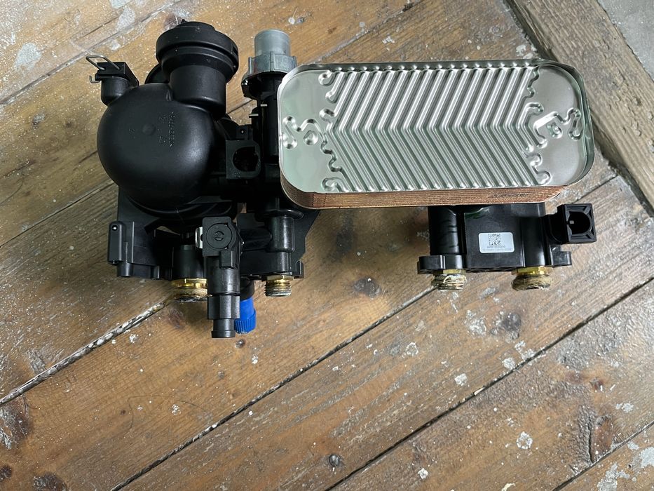 Pompa recirculare centrala Ariston genius one