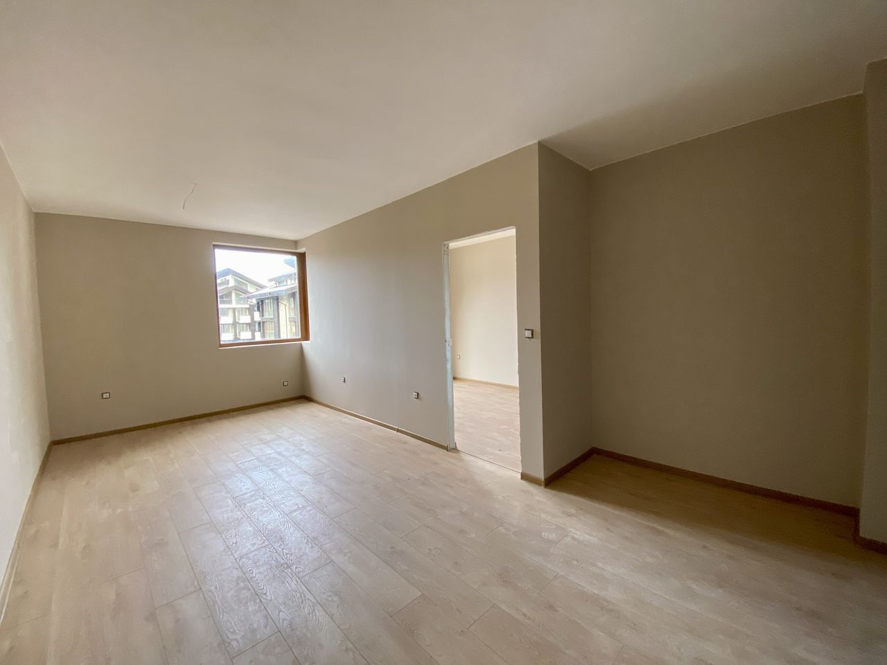 Продава се Двустаен апартамент в Разлог - 55 кв.м за 697 €/кв.м - Снимка #1