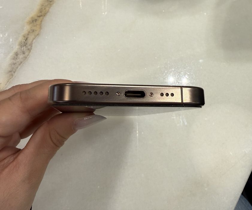 IPhone 16 Pro - Desert Titanium - 128 GB