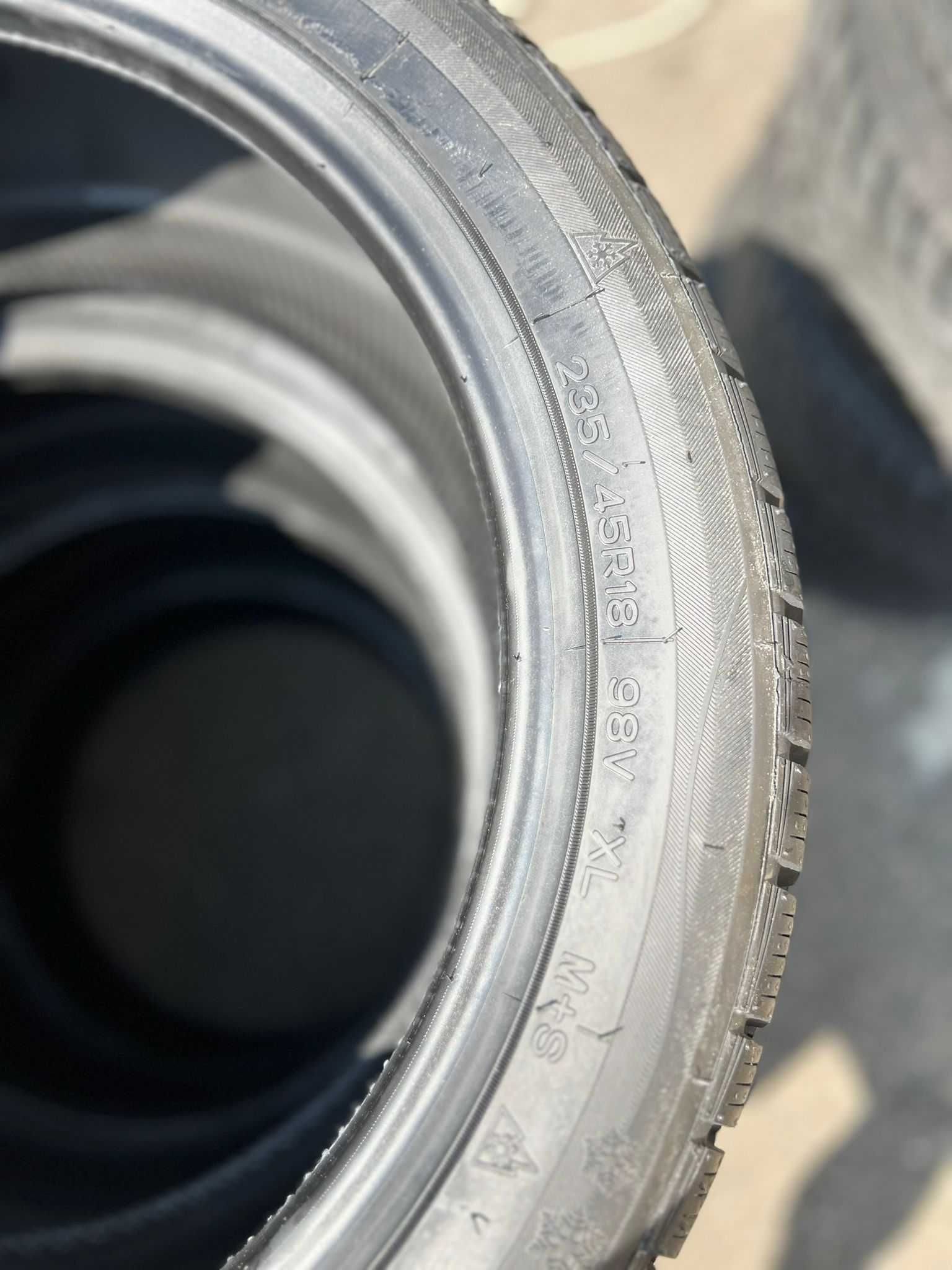 Гуми Зимни 235 45 18 Nankang Чисто нови DOT 2518