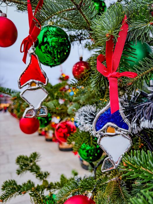 Ръчно изработени от стъкло и калай , коледни играчки за елха