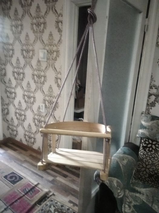 Продаю детскую качелю