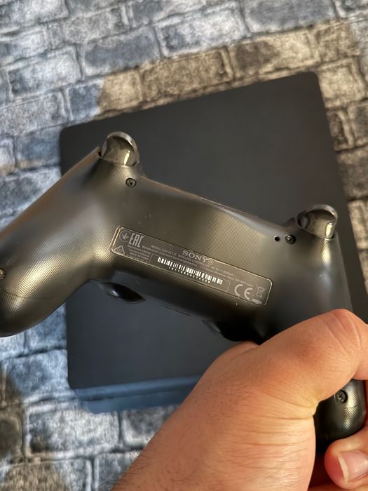 Playstation 4 Slim 1TB