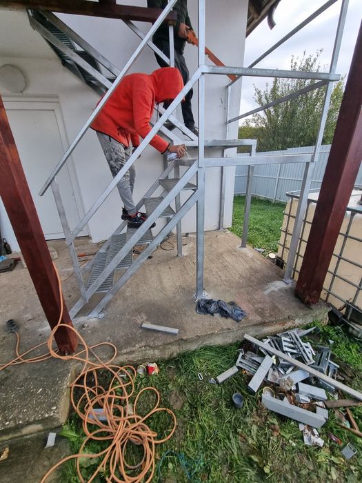 Scări metalice galvanizate