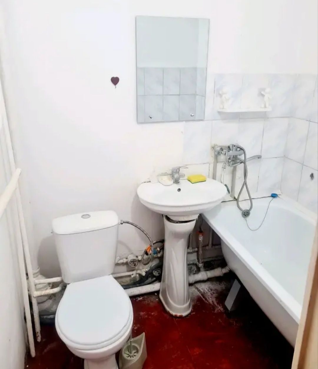 продам 1-ком. 32кв. 2мкр. 4-этаж