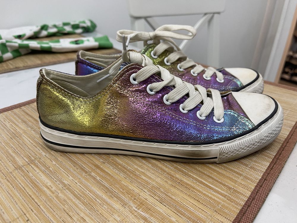 Tenesi stil Converse Multicolor sinsay