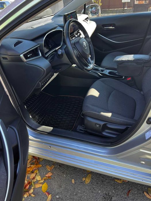 Toyota Corolla 1.8 HSD Business