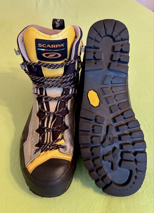 Scarpa номер 38 и номер 42,5, туристически обувки, планински боти