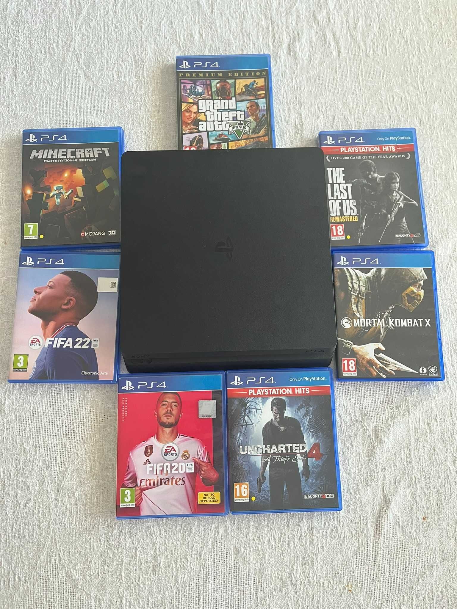 PS4 конзола + 7 игри