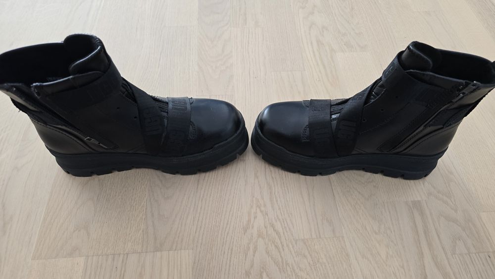 UGG Ghete platform din piele Sid