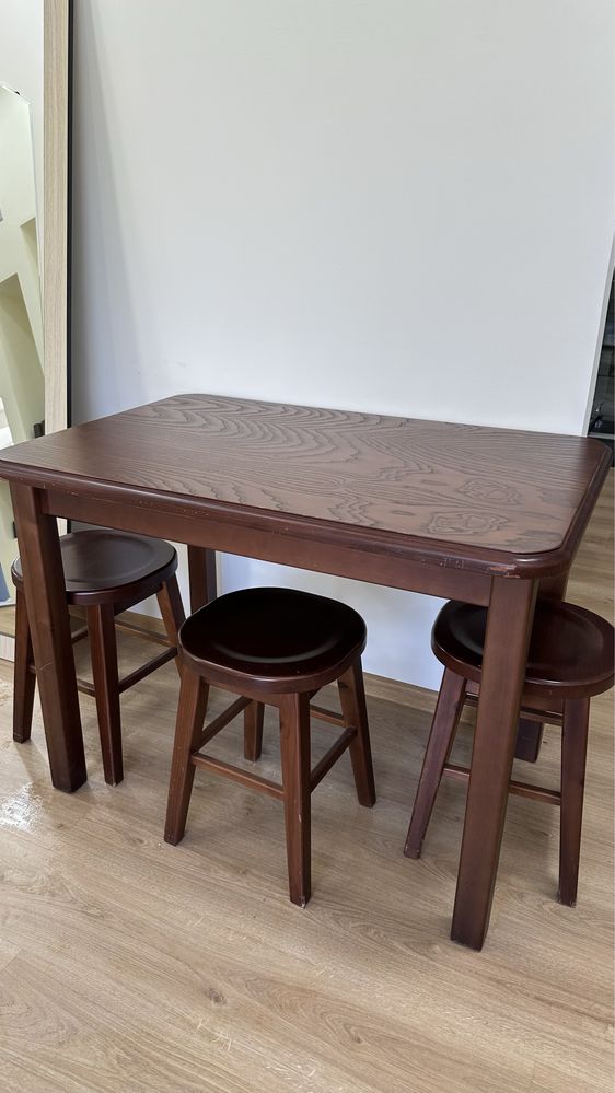 Кухонный стол и стульчики