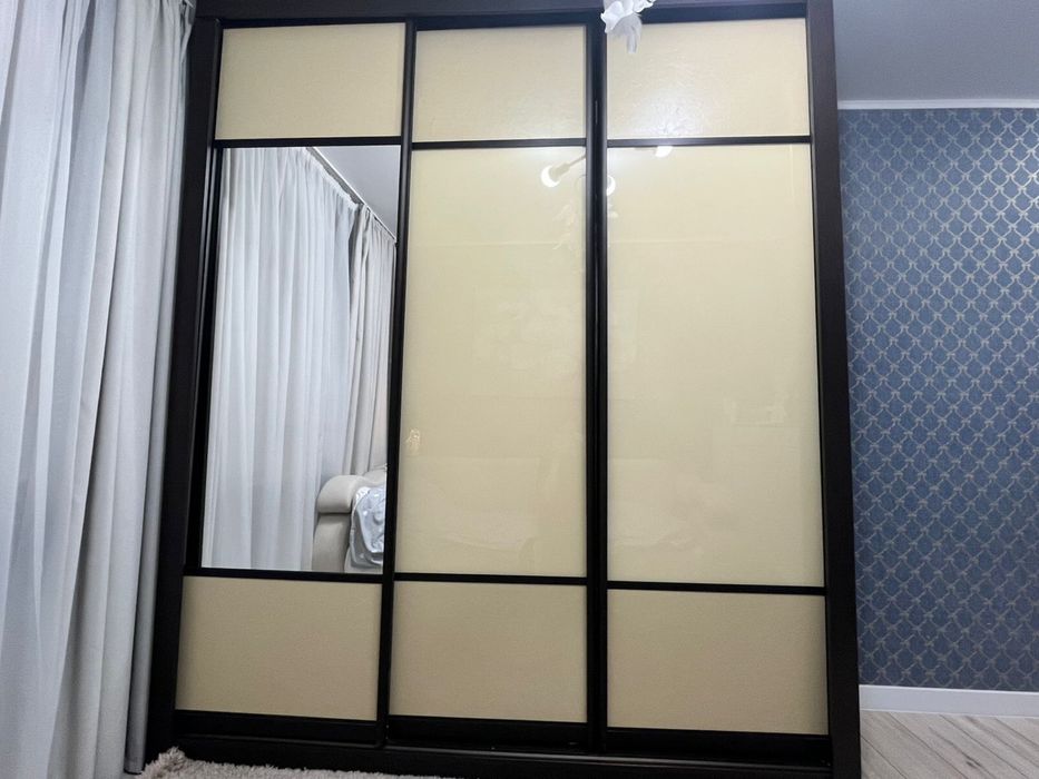 Продам шкаф купе