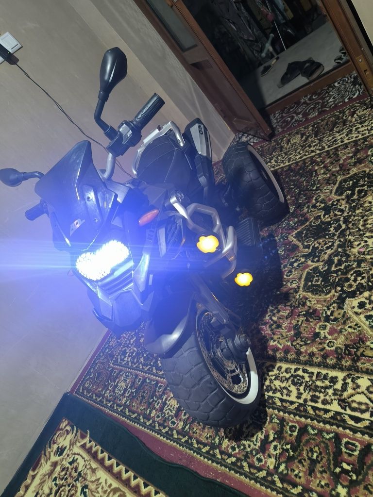 Motoskl elektronika srochni sotiladi