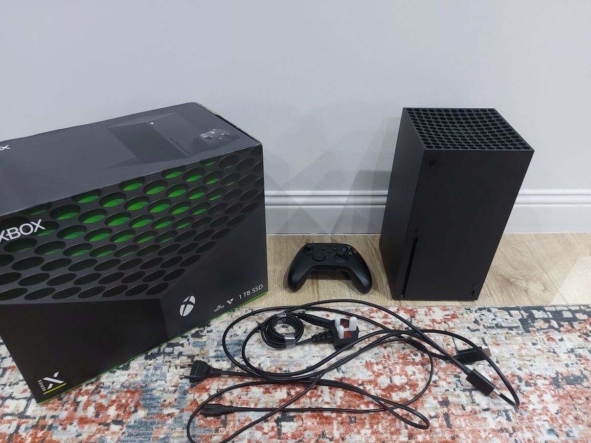 Xbox Series X почти новый