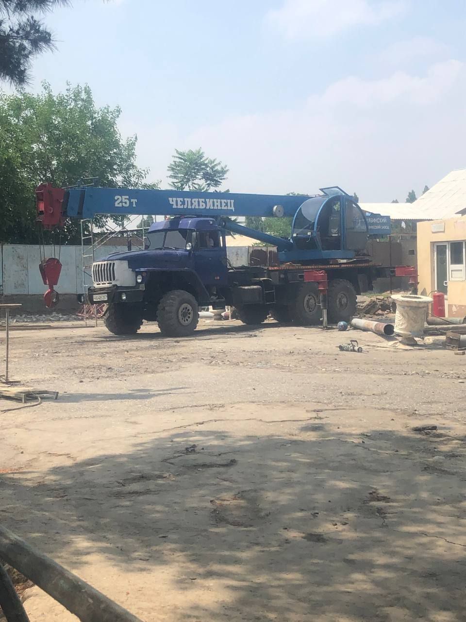 Автокран Урал 25 тон