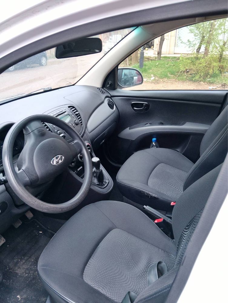 Автомобил Hyundai i10