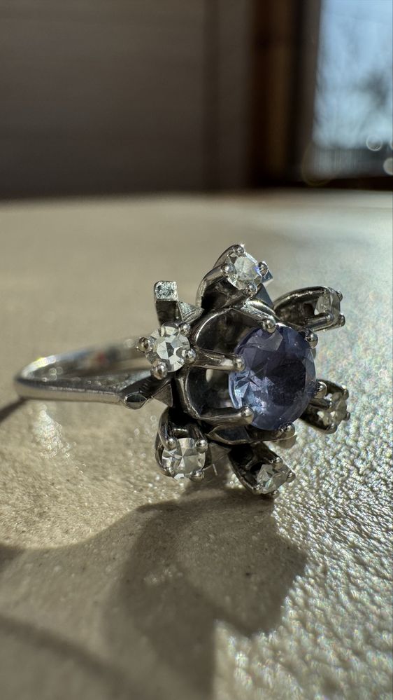 Inel tanzanit si diamante