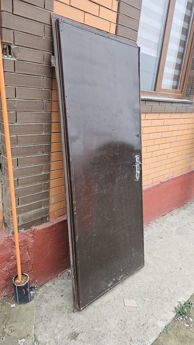 Дверь буу хорошем сост.