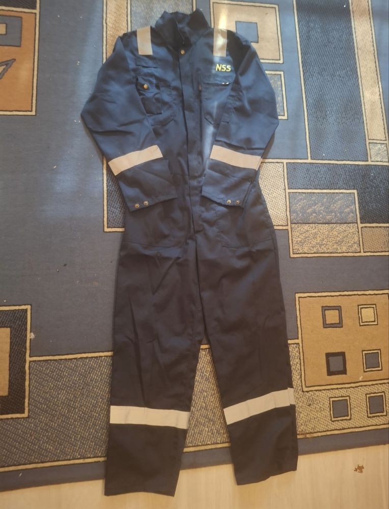 продам хорошую одежду