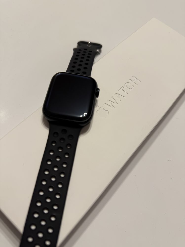 Apple Watch Series 9 – 100% батерия, перфектно състояние