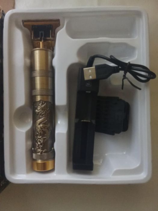 Vând mașină de tuns Clipper