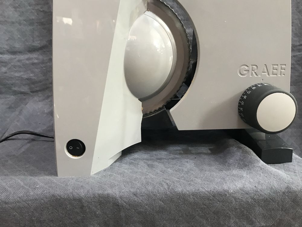 Универсална колбасорезачка Graef, G50