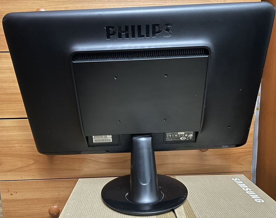 Монитор Philips 222EL