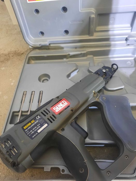 Masina de înșurubat senco.