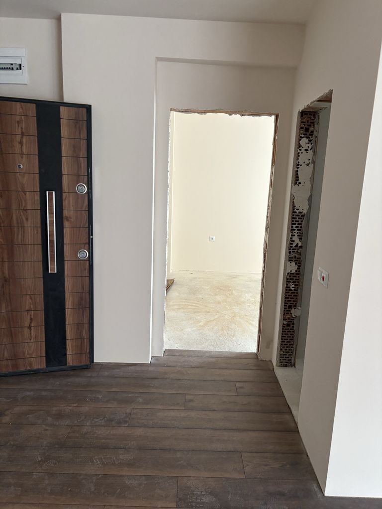 Продава се Двустаен апартамент в к.к. Слънчев бряг - 79 кв.м за 1418 €/кв.м - Снимка #2