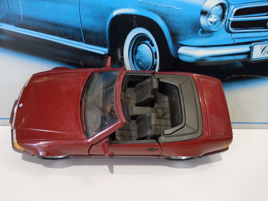 Mercedes Benz 500 SL, scara 1:18, Thailanda