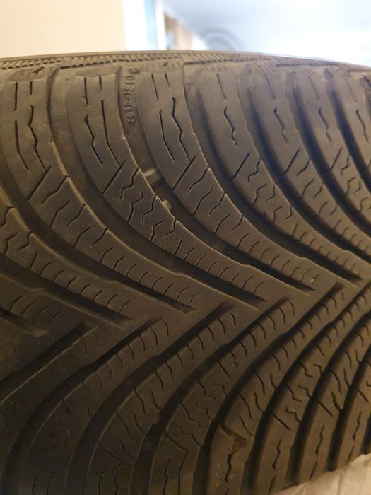 Roți iarnă R16 , Cauciucuri MICHELIN + jante tabla + capace