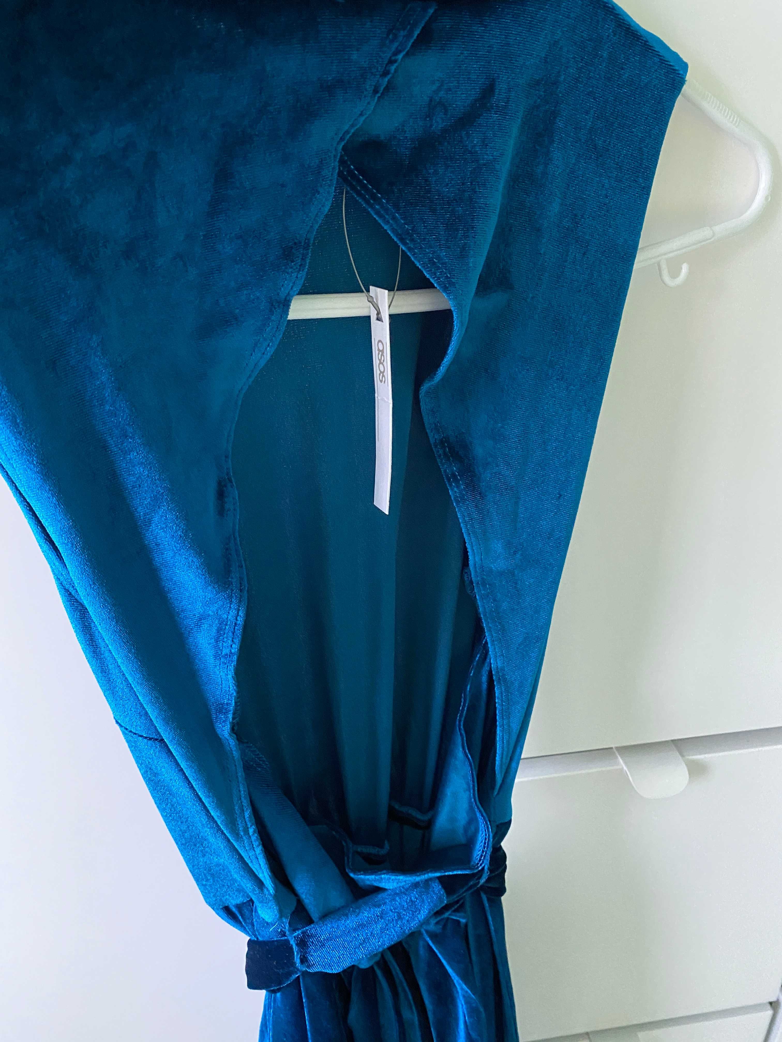 ASOS DESIGN Синя плисе рокля кадифе с отворен гръб