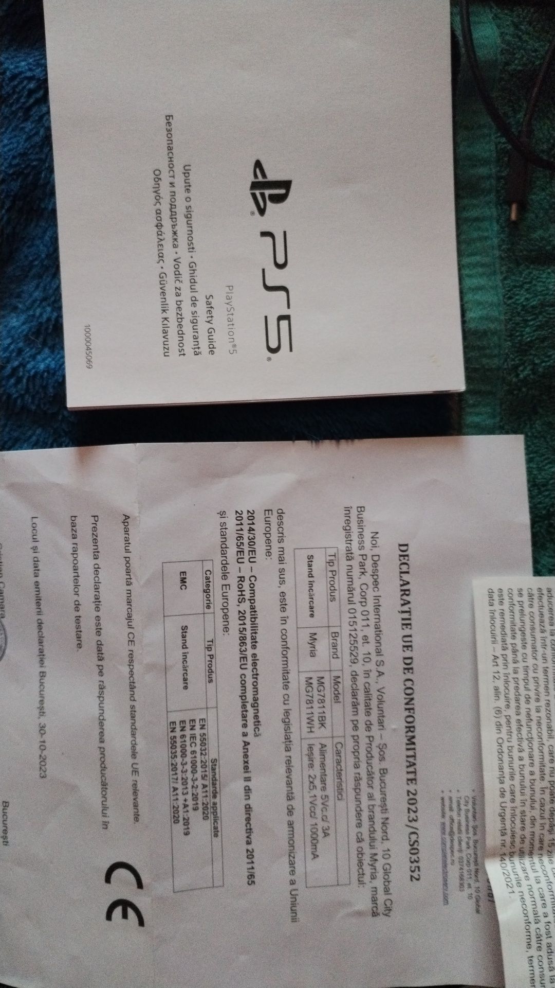 Vând ps5 de un 1TB silm disc aproape nou folosit o săptămână