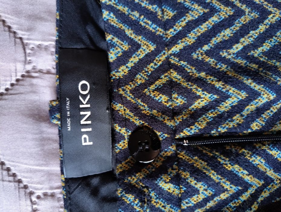 Дамски панталон Pinko, Дамски шал-шапка Twinset