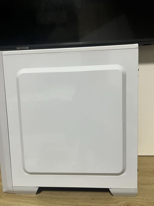 Кутия за компютър размер M-atx