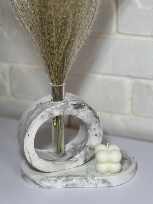 Ваза декоративная из гипса,мрамор.