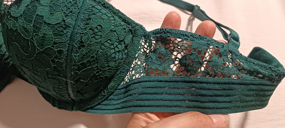 Сутиен Victorias Secret маслено зелен  32С