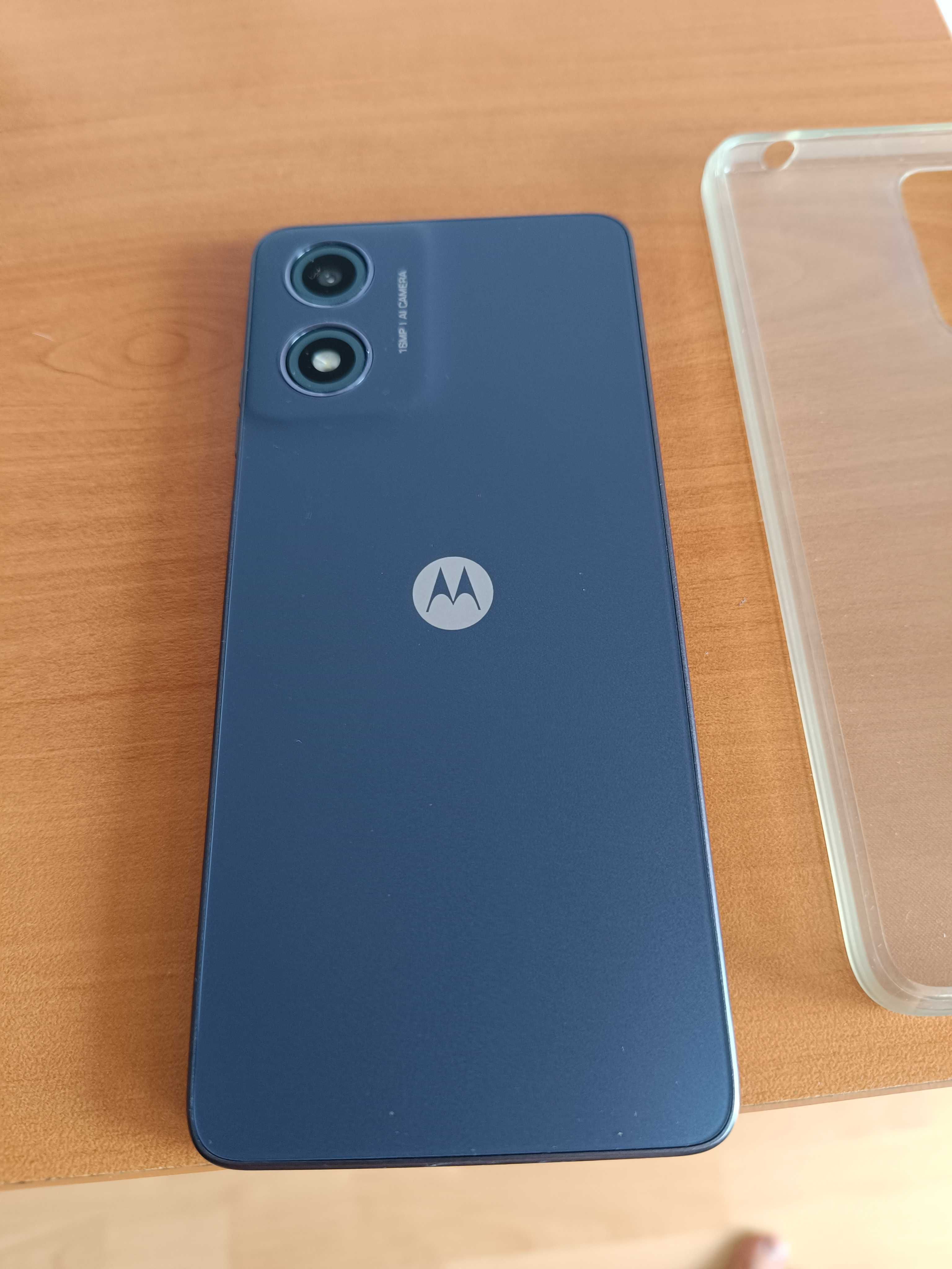 Продавам нов мобилен телефон Motorola g04