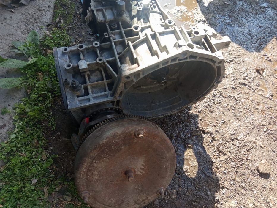 Продам не рабочую коробку автомат от гольф 3