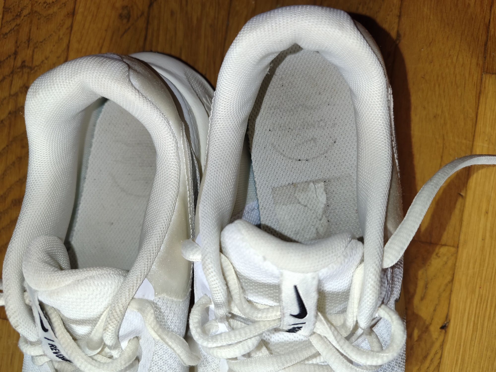 Маратонки Nike 38,5