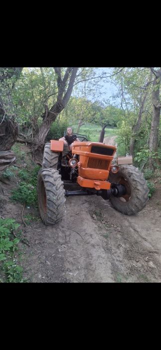 Vând tractor Fiat