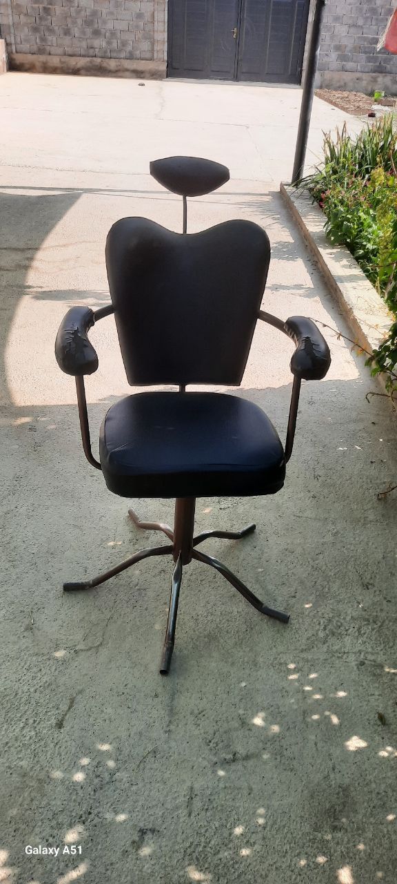 Salon uchun kreslo narxini kelishamiz
